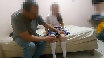 Colegiala Mexicana Y Su Vecina Organizan En Secreto Un Regalo, Se Involucran En Actividad Sexual Con Un Joven De Sinaloa En Un Video Casero